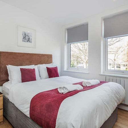 Roomspace Serviced Apartments - Swan House Leatherhead Exterior foto